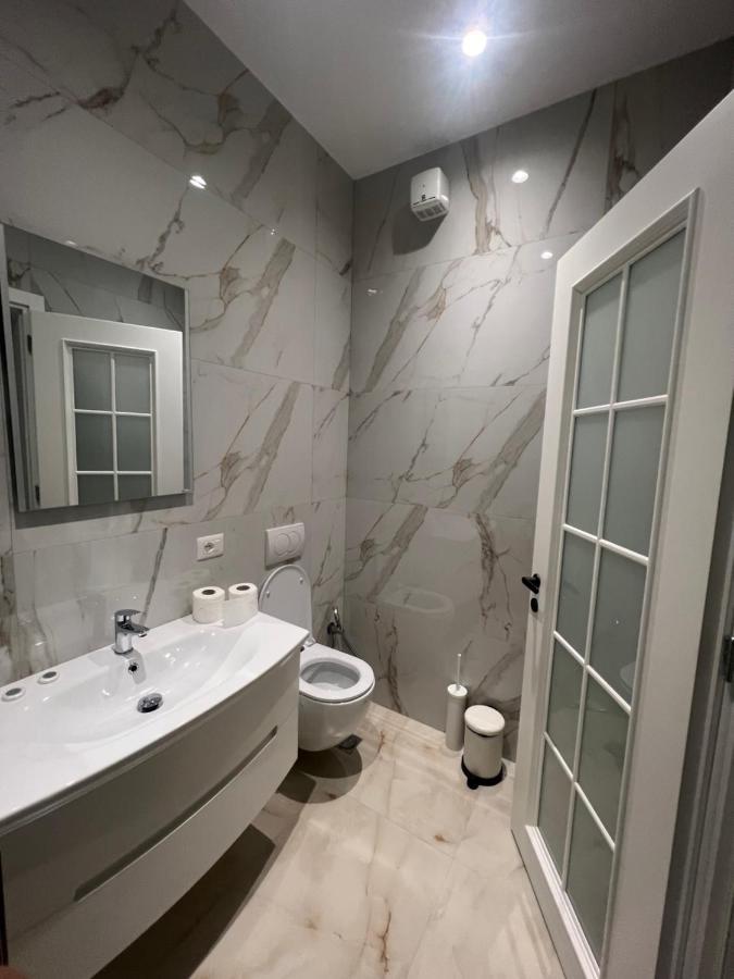 Cane Apartment Emerald Tirana Extérieur photo